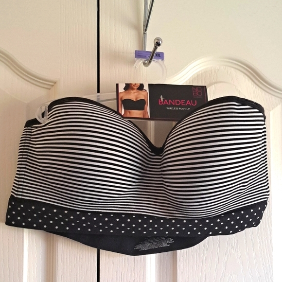 Black and White Striped Wireless Push-Up Bra - Picture 1 of 6